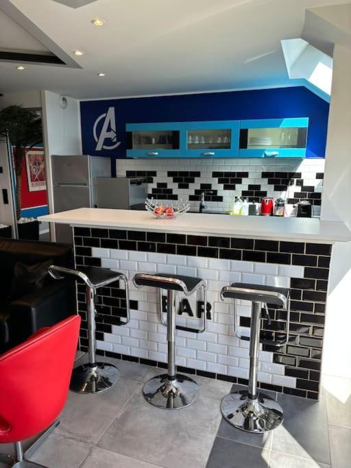 מאני-לה-הונגרה Appartement Disney Avengers, 5 Min Des Parcs מראה חיצוני תמונה